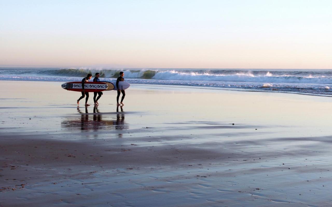 Mahara Caparica Surf Camp Exterior photo