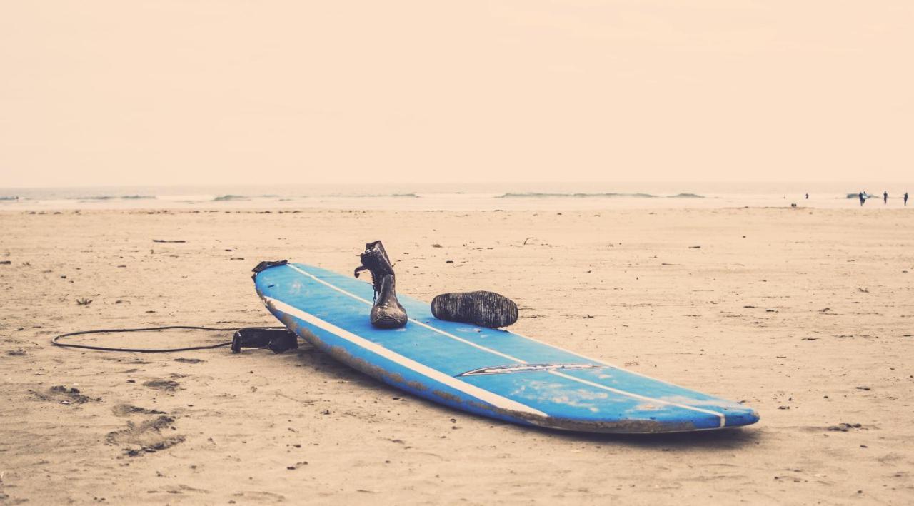 Mahara Caparica Surf Camp Exterior photo